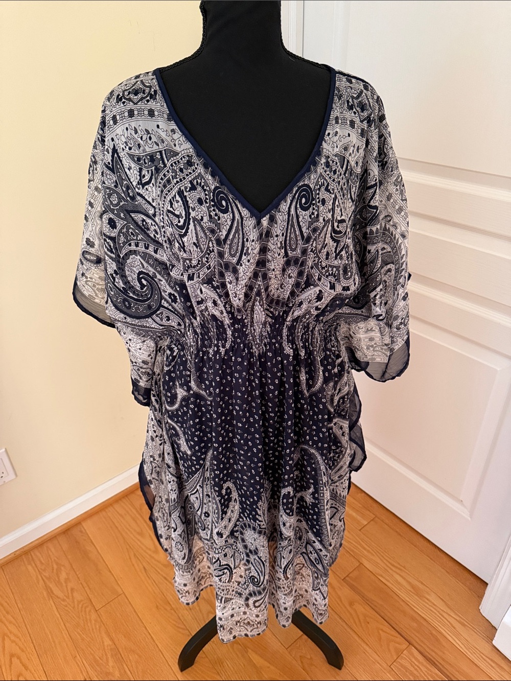 MPH Collection Ocean Paisley Navy and White Women’s Swim Coverup/Kaftan